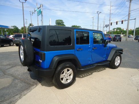 Used 2015 Jeep Wrangler 4WD Unlimited Sport image 12