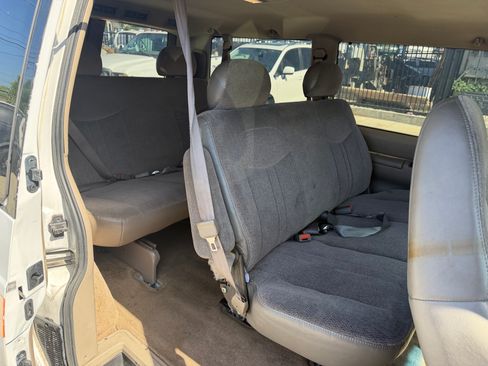 Used 2000 GMC Safari Passenger RWD image 9