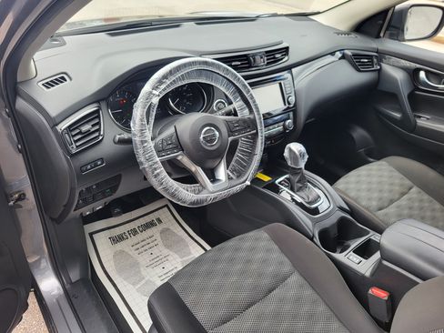 Used 2022 Nissan Rogue Sport SV image 10