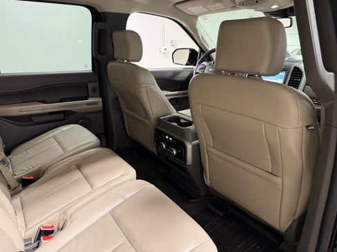 Used 2019 Ford Expedition Max 4WD XLT image 28