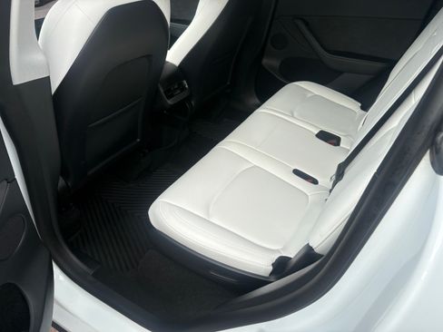 Used 2023 Tesla Model Y AWD image 11