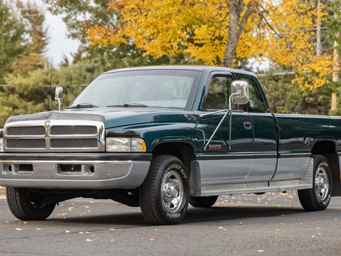 Used 1996 Dodge Ram 2500 Truck SLT image 3