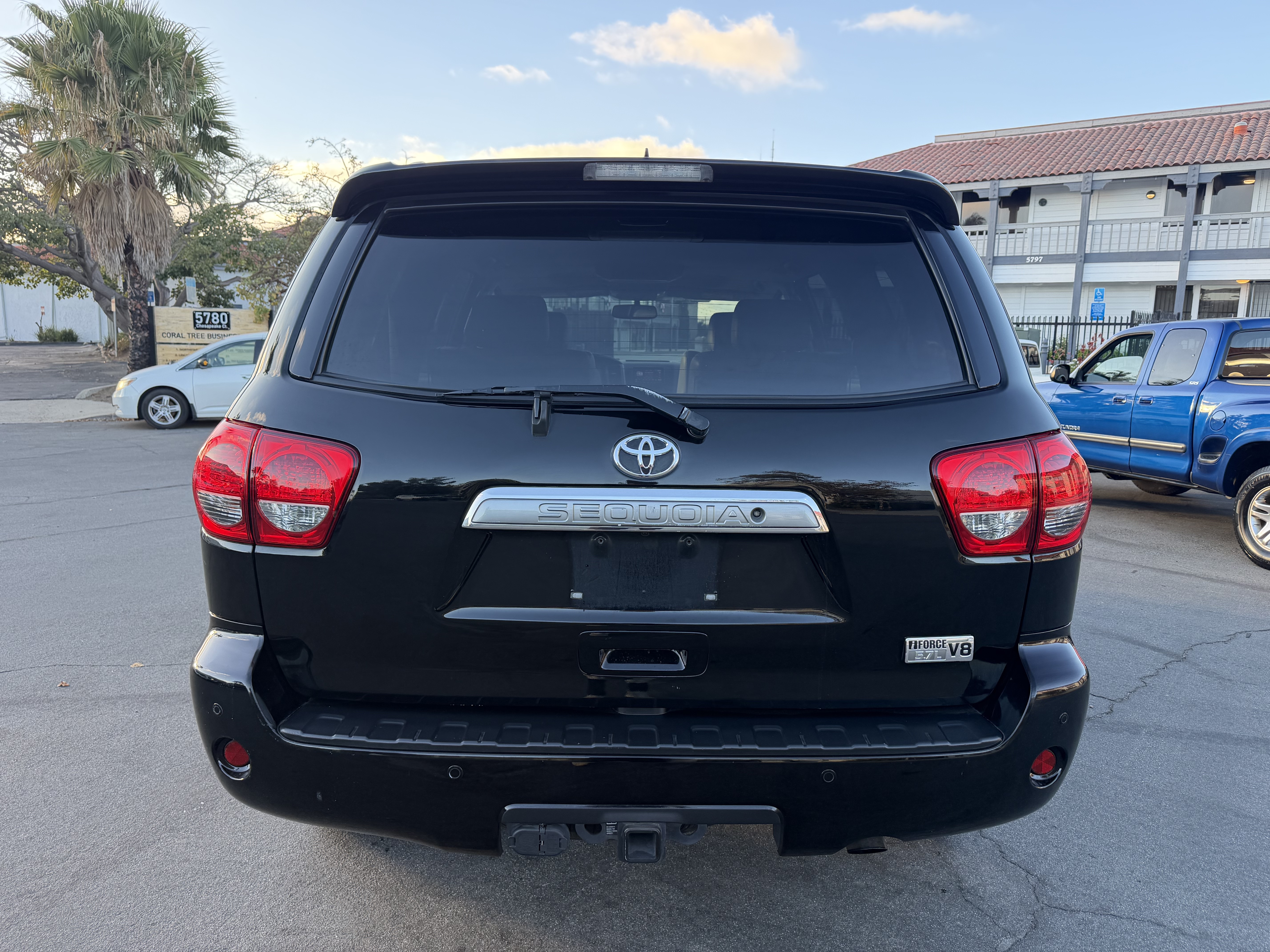 Used 2011 Toyota Sequoia Platinum AWD/4WD image 7