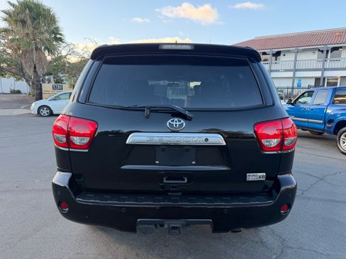 Used 2011 Toyota Sequoia 4WD Platinum image 7