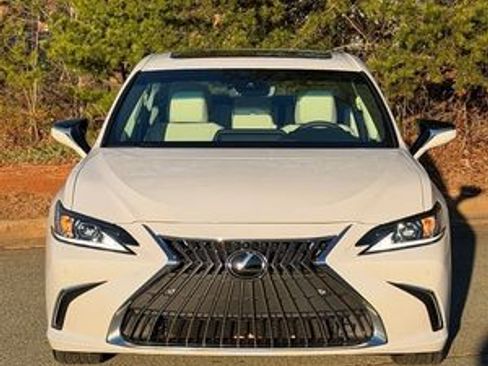 Used 2024 Lexus ES 350 Premium image 8