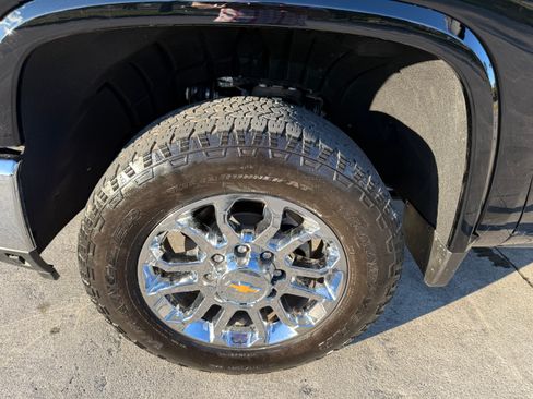 Used 2024 Chevrolet Silverado 2500 LTZ image 19