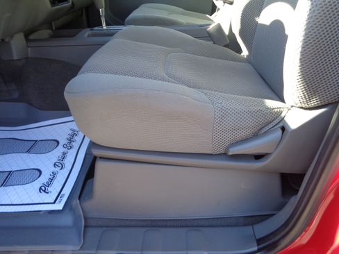 Used 2008 Nissan Frontier SE image 43