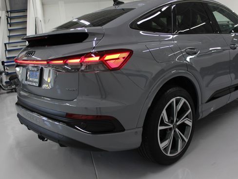 Used 2024 Audi Q4 e-tron Premium Plus image 8