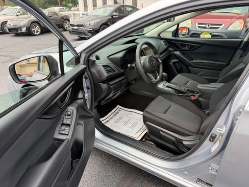 Used 2023 Subaru Impreza 2.0i Premium Hatchback AWD/4WD image 2