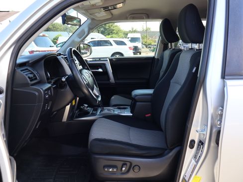 Used 2014 Toyota 4Runner SR5 image 14