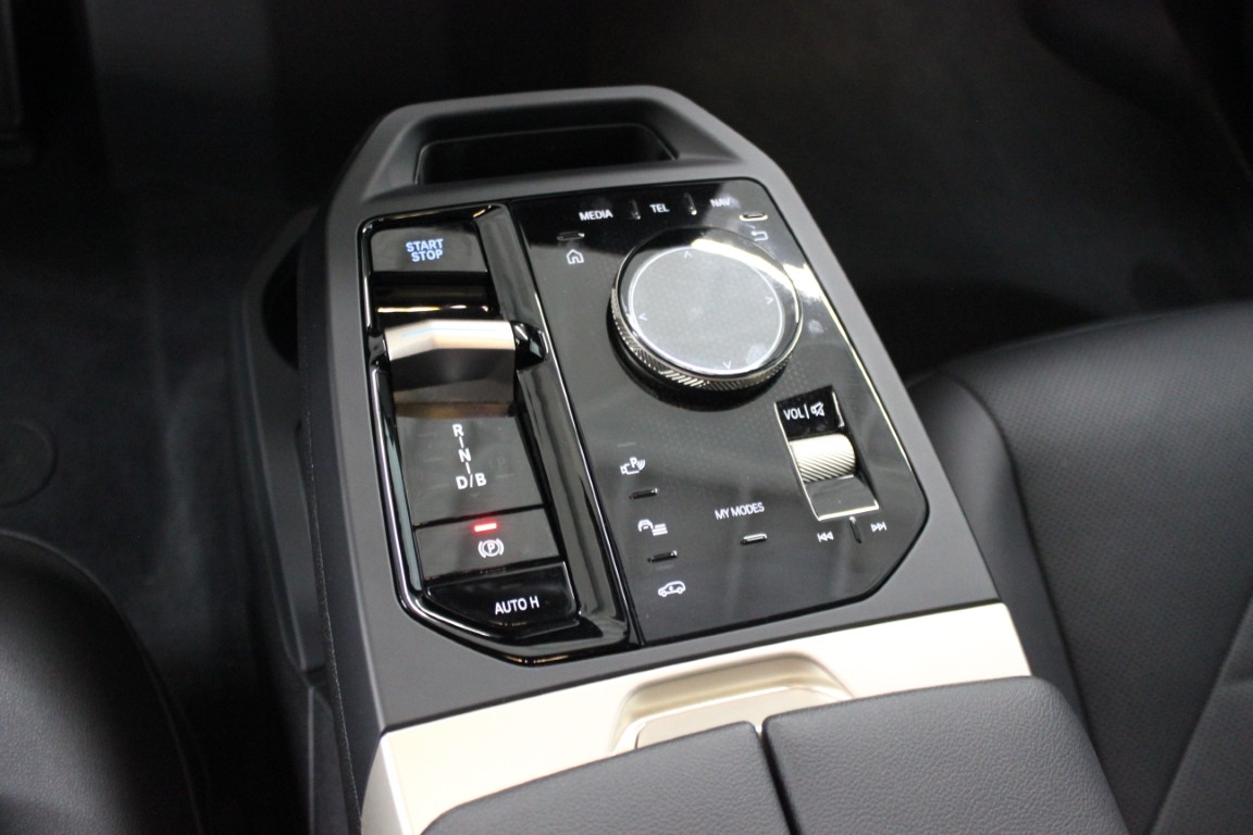 Used 2024 BMW iX M60 AWD/4WD image 19