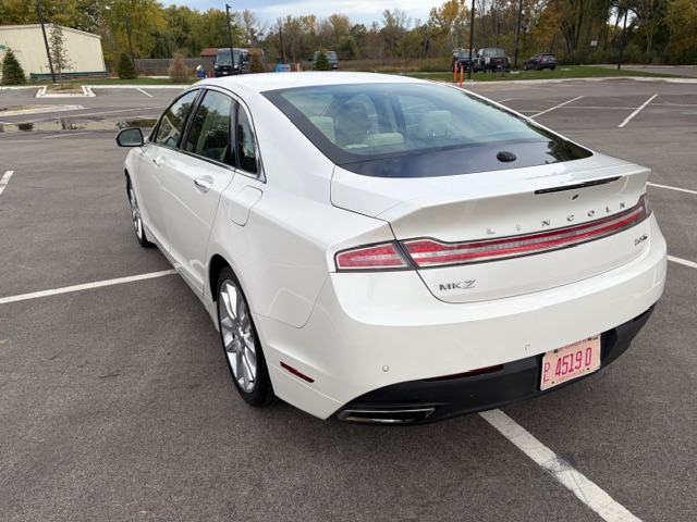 Used 2015 Lincoln MKZ AWD image 3