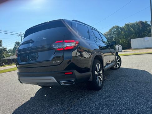 Used 2023 Honda Pilot Elite image 25