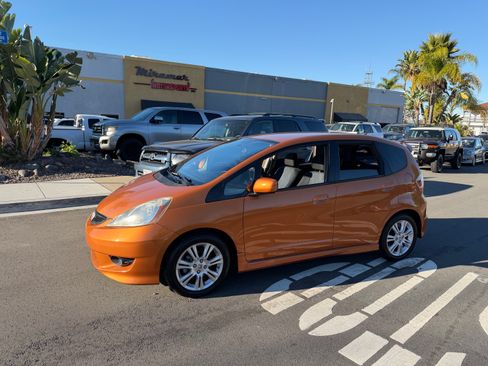 Used 2011 Honda Fit Sport image 15