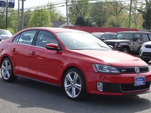 Used 2015 Volkswagen Jetta GLI image 9