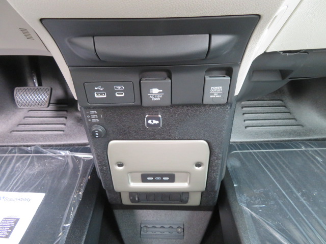 Used 2026 Honda Odyssey Touring image 25