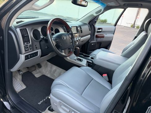 Used 2011 Toyota Sequoia 4WD Platinum image 20
