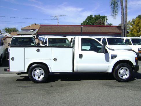 Used 2008 Ford F350 XL image 2
