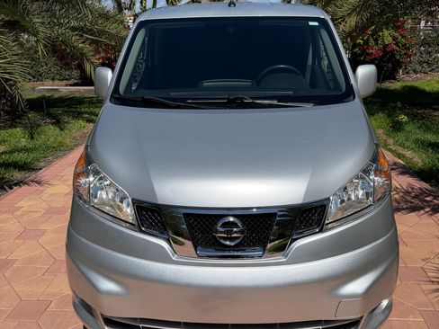 Used 2017 Nissan NV200 SV image 2