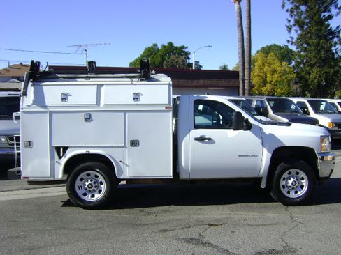 Used 2012 Chevrolet Silverado 3500 image 2