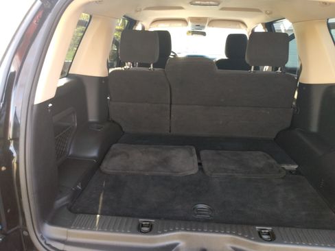 Used 2010 Ford Explorer XLT image 9