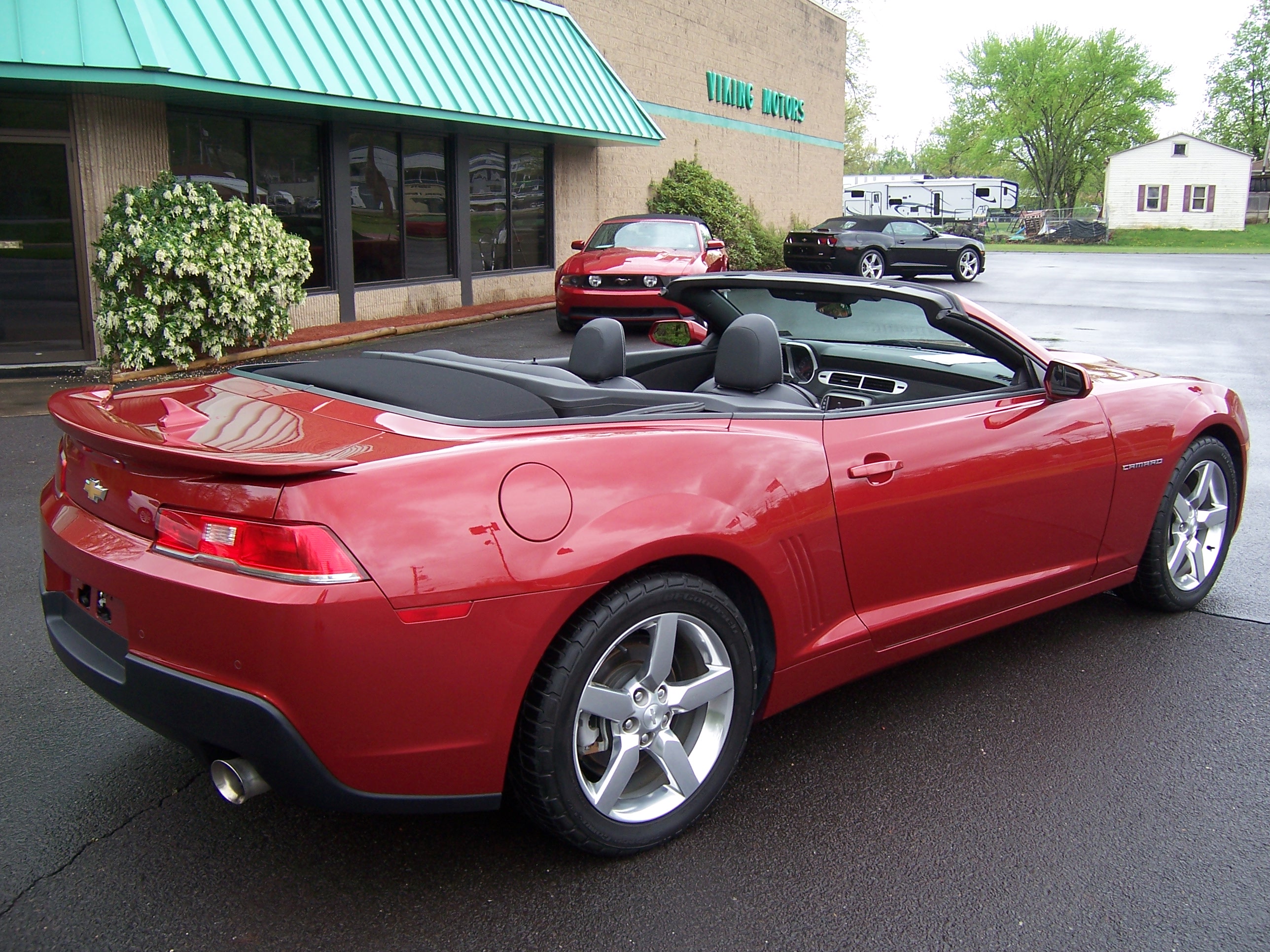 Used 2015 Chevrolet Camaro LT RWD image 12