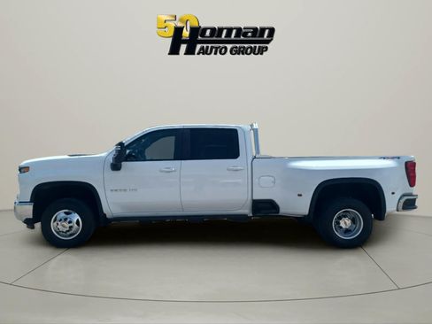 Used 2024 Chevrolet Silverado 3500 4x4 Crew Cab LT DRW image 2