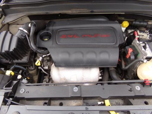 Used 2015 Jeep Renegade FWD Latitude image 15