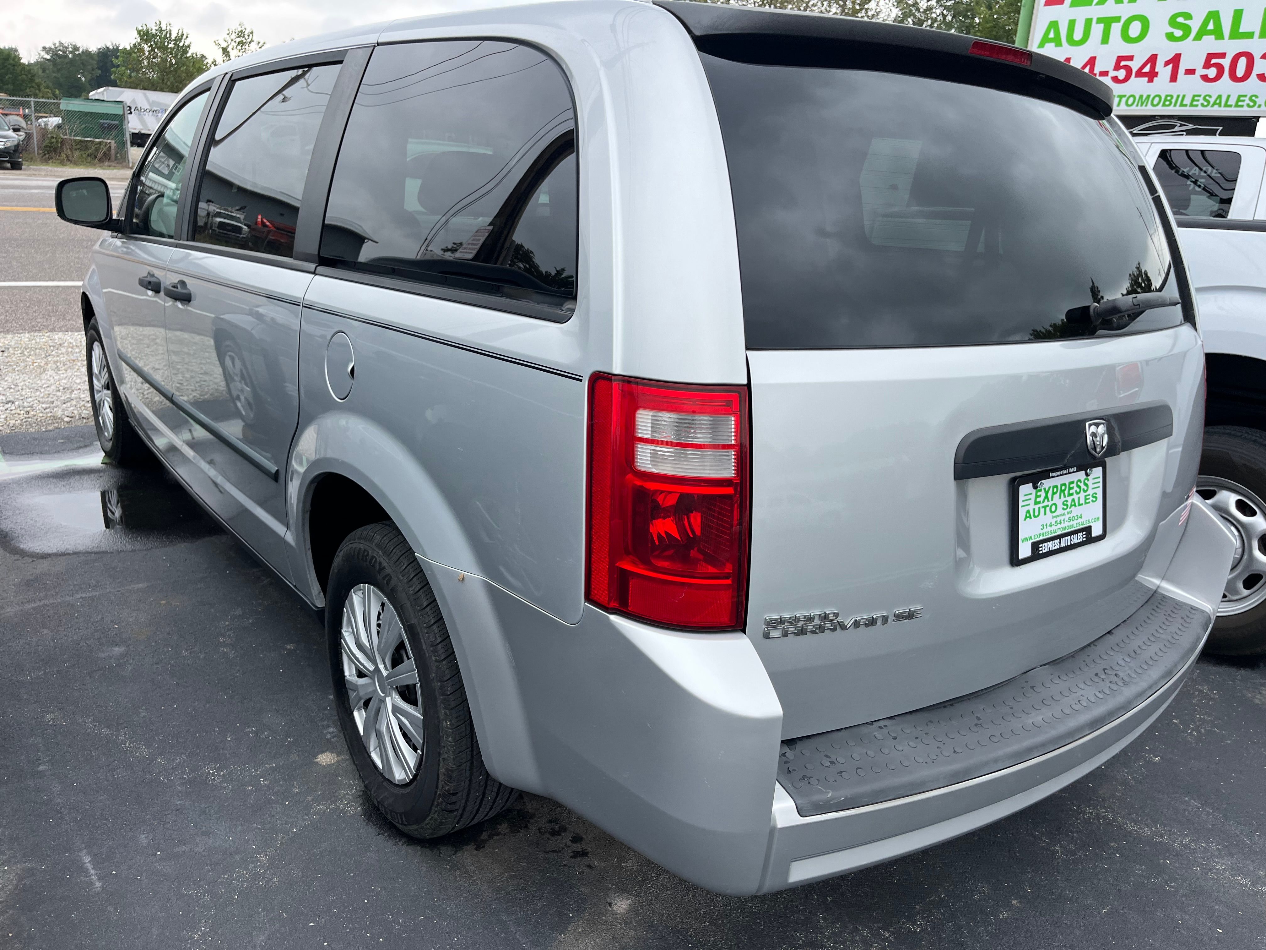 Used 2008 Dodge Grand Caravan SE FWD image 12