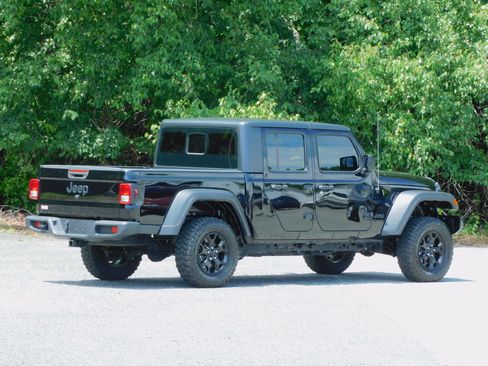 Used 2023 Jeep Gladiator Sport AWD/4WD image 7