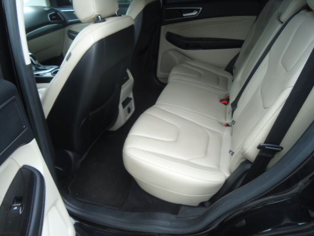 Used 2017 Ford Edge FWD Titanium image 6