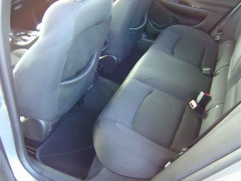 Used 2018 Chevrolet Malibu LT image 10