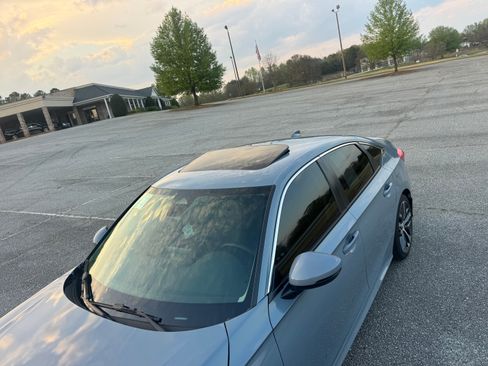 Used 2024 Honda Civic Touring image 11