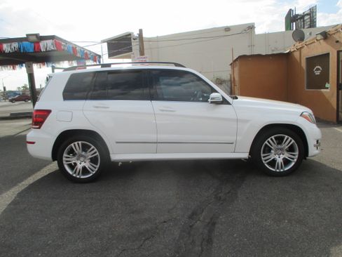 Used 2014 Mercedes-Benz GLK 350 4MATIC w/ Sport Package image 2