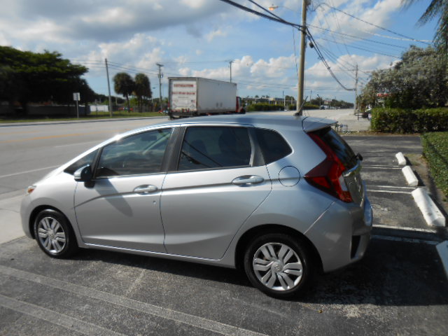Used 2017 Honda Fit LX image 3
