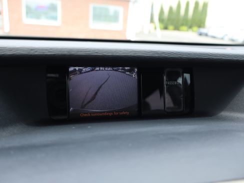 Used 2013 Toyota Sienna XLE Minivan FWD image 26