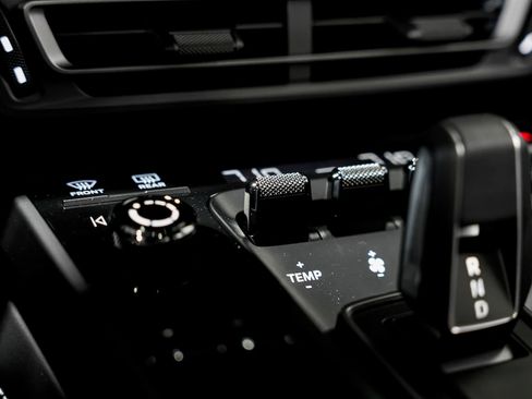 Used 2024 Porsche 911 Dakar image 16