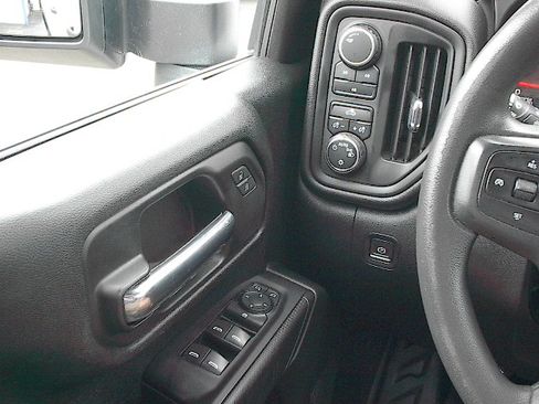 Used 2022 Chevrolet Silverado 2500 W/T AWD/4WD image 21