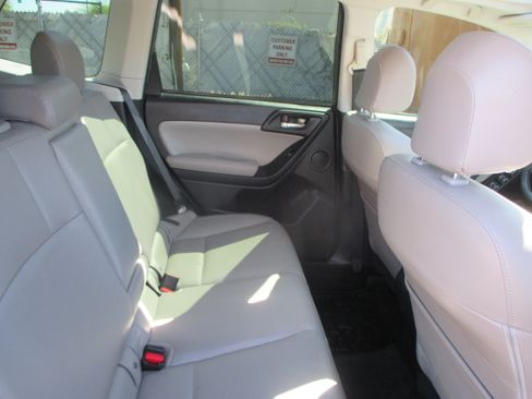 Used 2017 Subaru Forester 2.5i Limited image 13