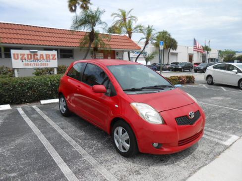 Used 2008 Toyota Yaris 2-Door Hatchback FWD image 7