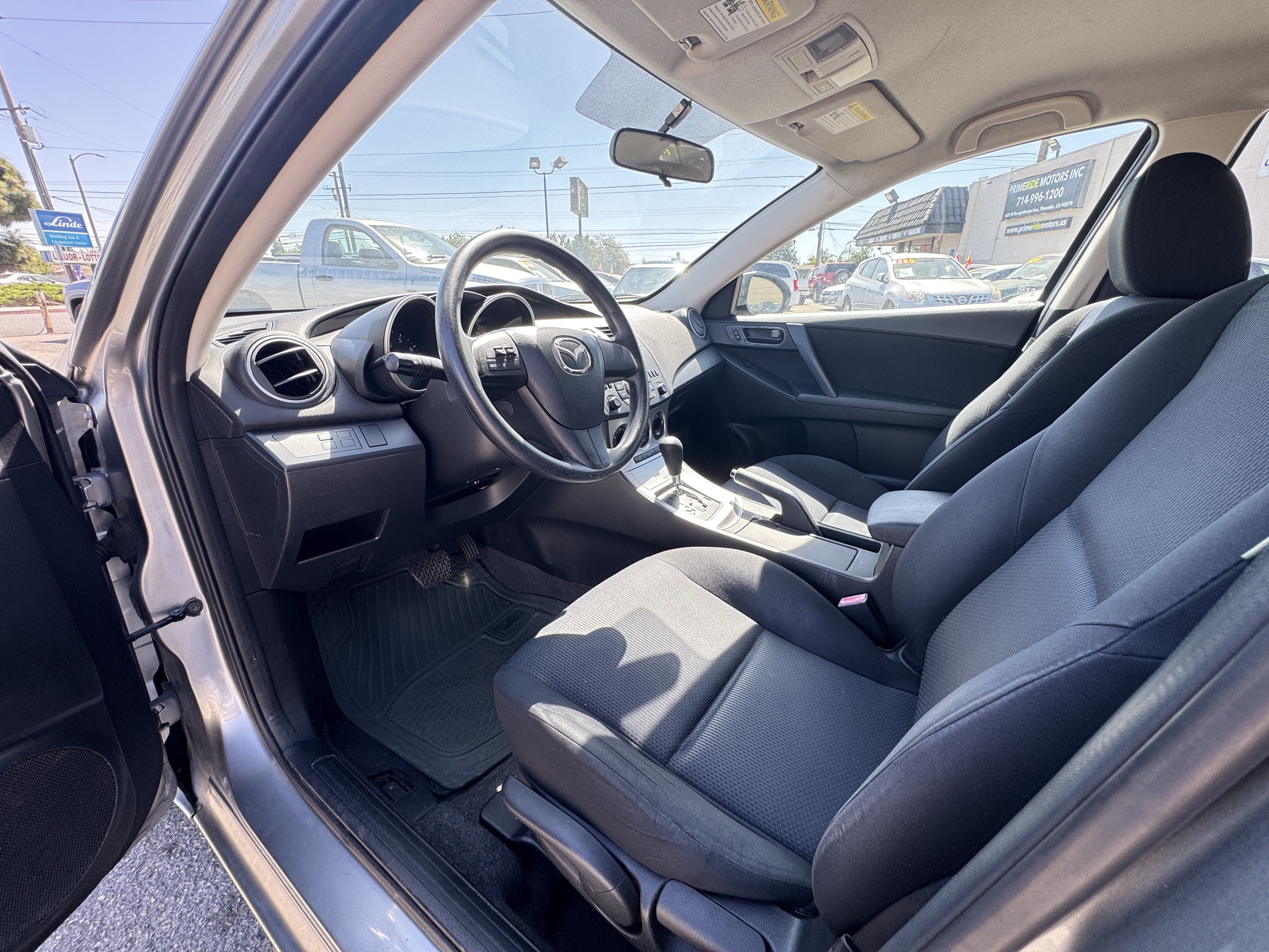 Used 2011 MAZDA MAZDA3 i Sport Sedan FWD image 16