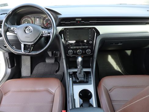 Used 2020 Volkswagen Passat 2.0T SE image 16