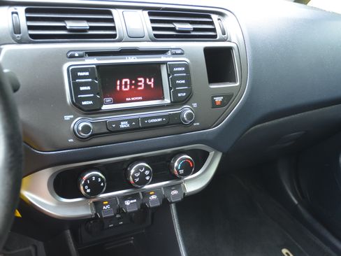 Used 2012 Kia Rio SX FWD image 14
