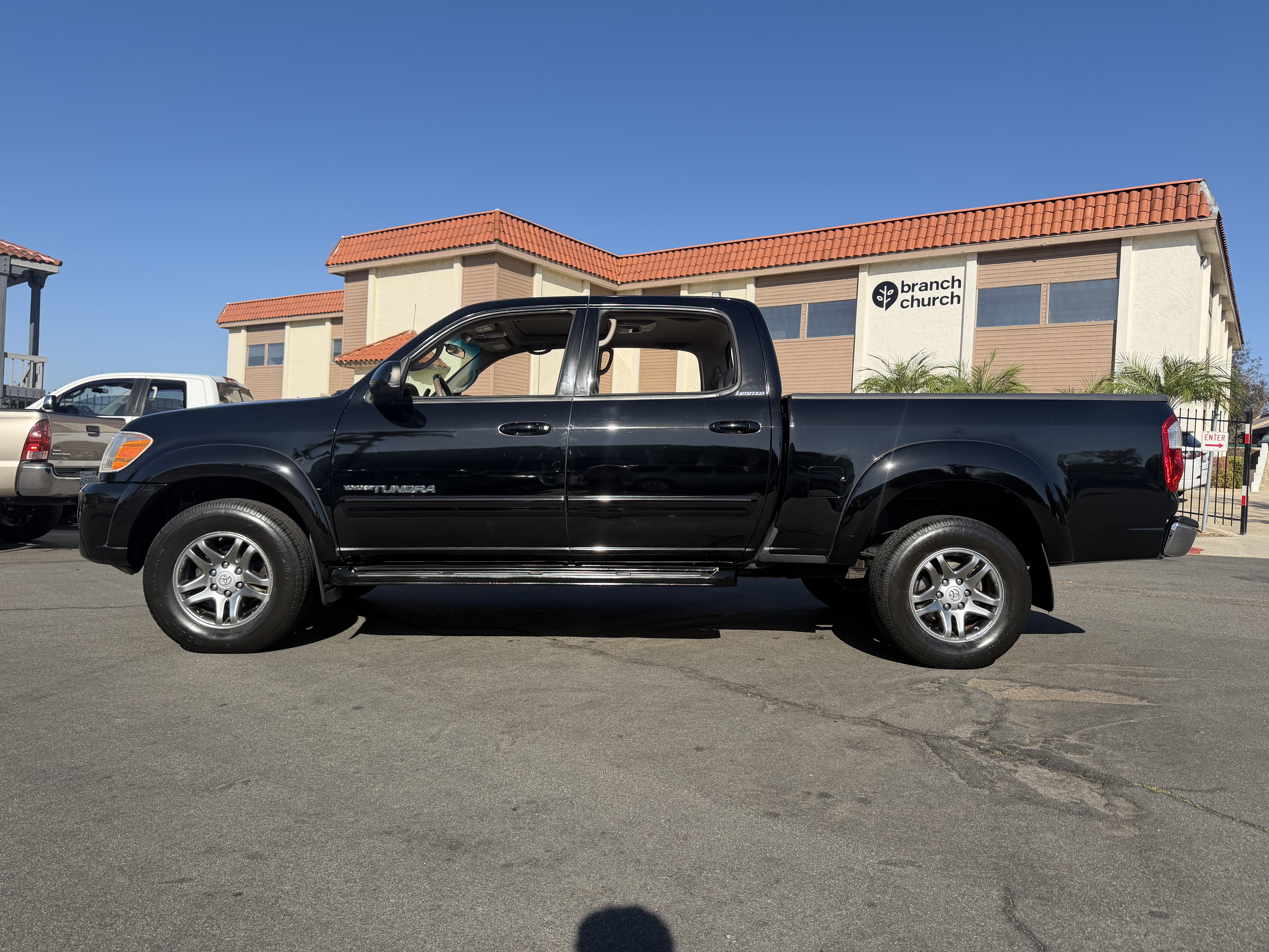 Used 2005 Toyota Tundra 4x4 Double Cab Limited image 2
