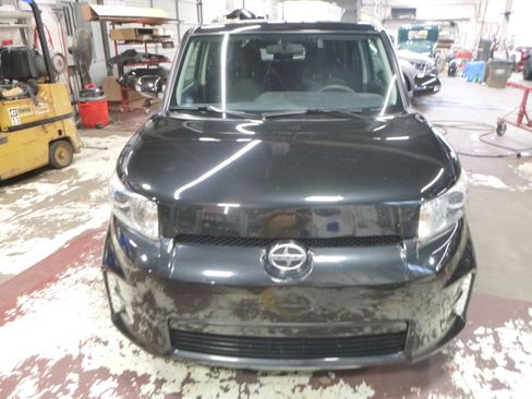 Used 2013 Scion xB image 3