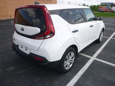 Used 2021 Kia Soul LX image 6