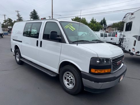Used 2018 GMC Savana 2500 image 1
