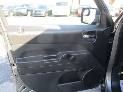 Used 2013 Jeep Patriot Sport image 17