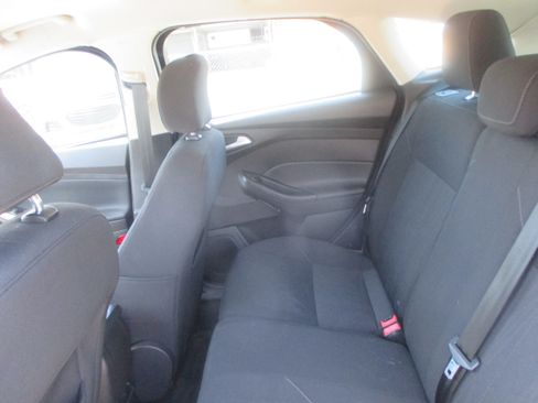 Used 2016 Ford Focus SE Hatchback FWD image 11