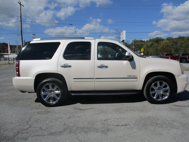 Used 2012 GMC Yukon AWD Denali image 5
